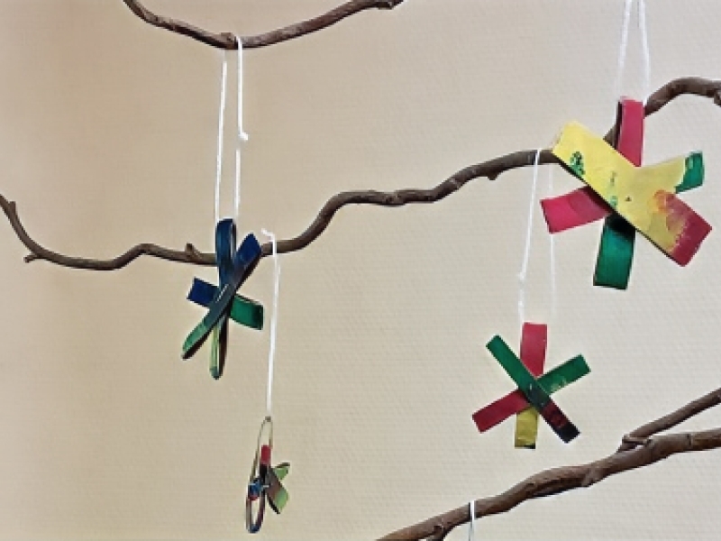 Upcycling-Blumen aus Toilettenpapierrollen