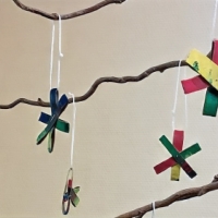 Upcycling-Blumen aus Toilettenpapierrollen (Agenda-Diplom 2026)